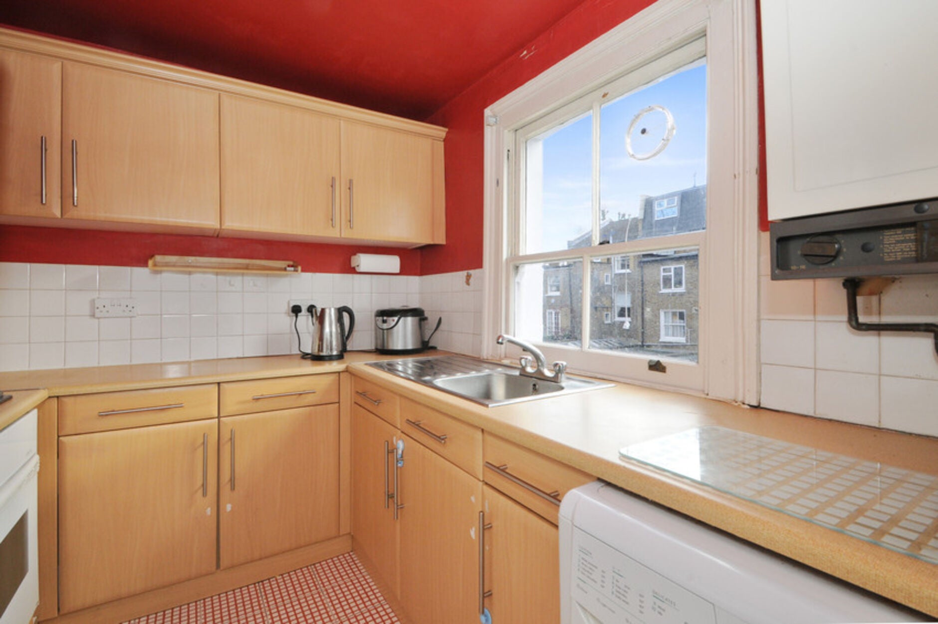 Flat Benbow Road in Greater London