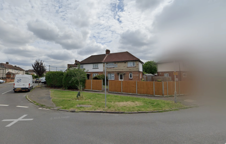 Flat Thornton Avenue in Greater London