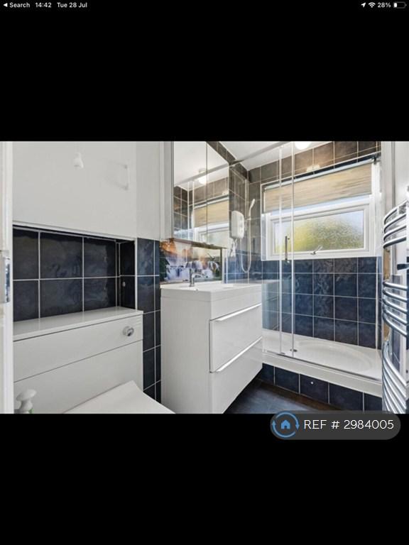 Flat Petherton Court in Kettering
