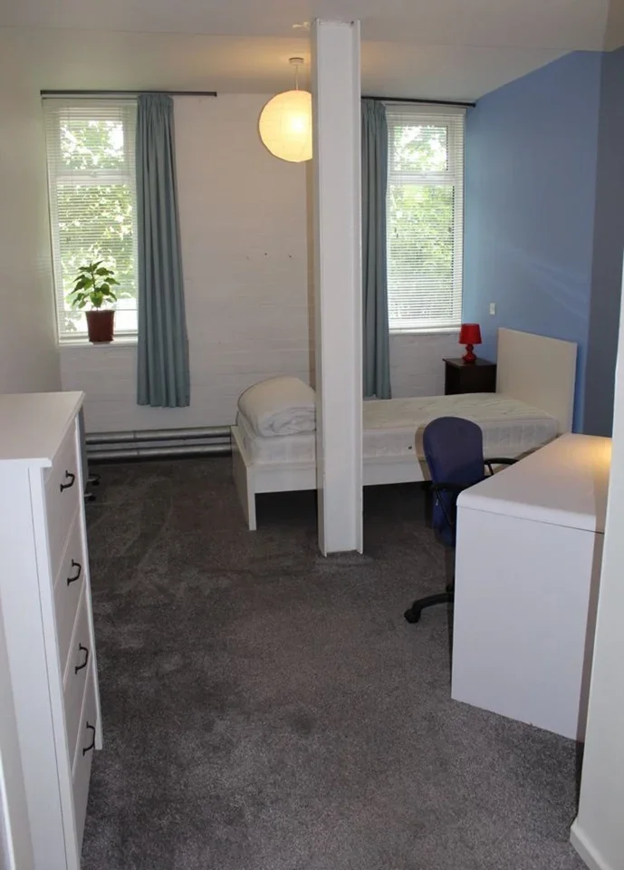 Room Wheathouse Road in Kirklees