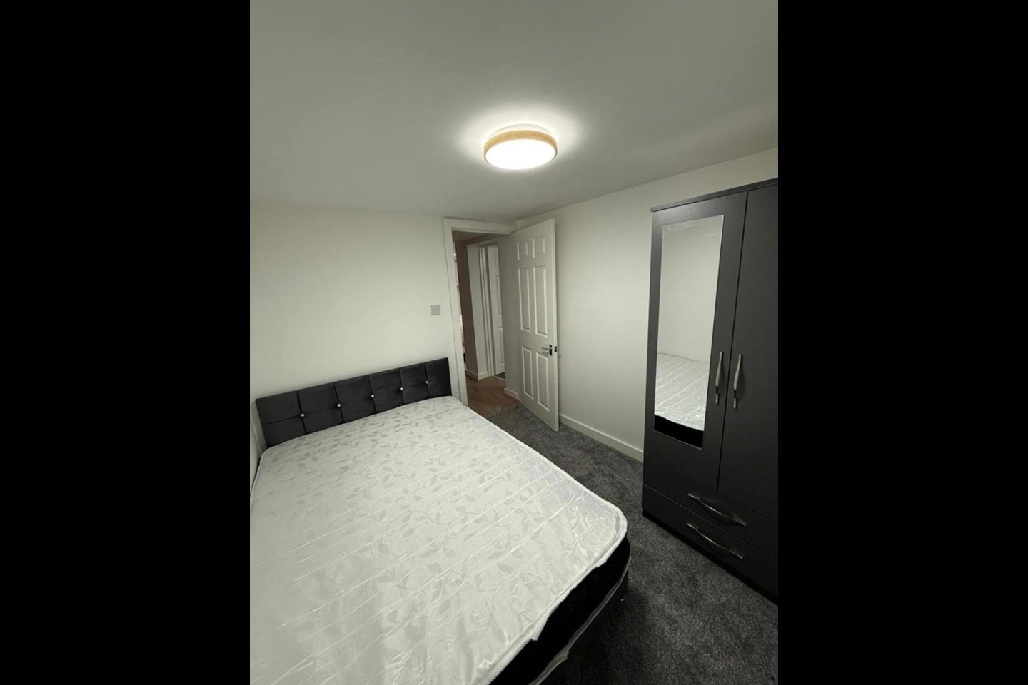 Flat Pine Grove in Manchester