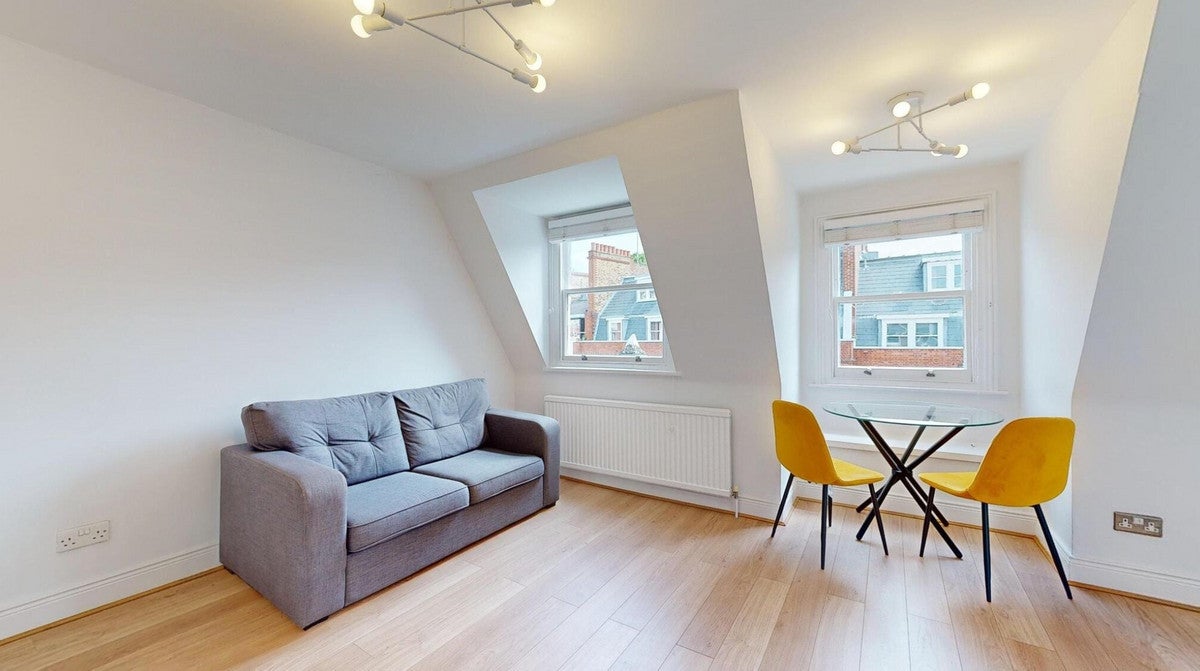 Flat Egerton Gardens in Greater London