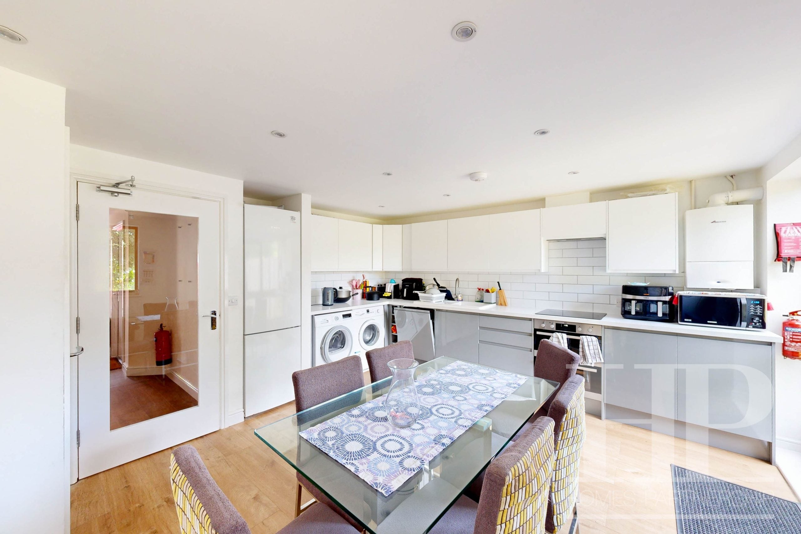Room Lancaster Court in Crawley