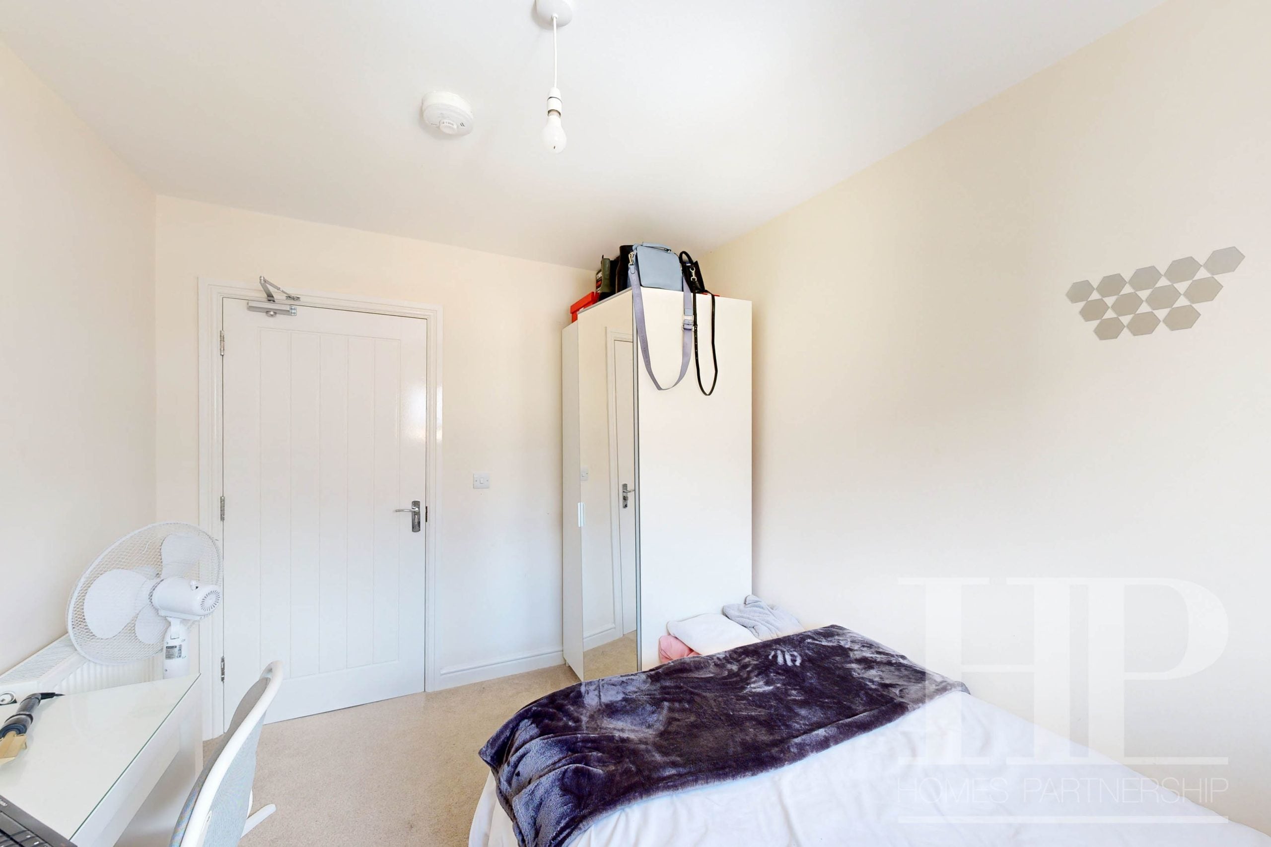 Room Lancaster Court in Crawley