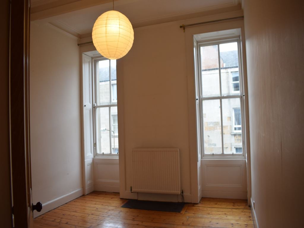 Flat Caledonian Place in City of Edinburgh