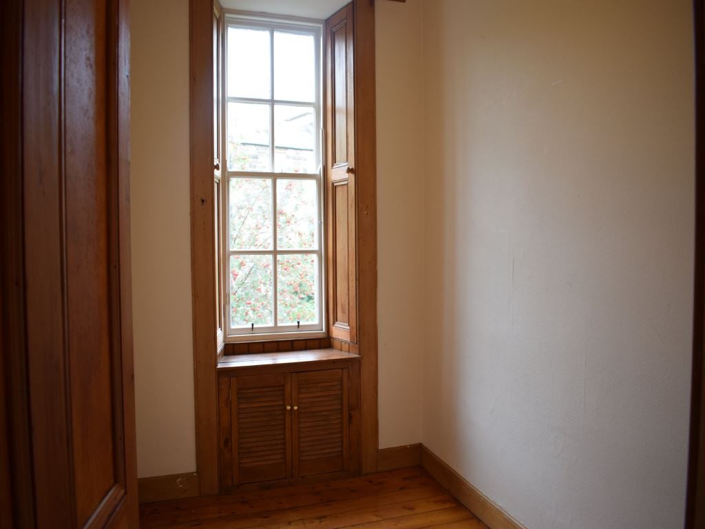 Flat Caledonian Place in City of Edinburgh
