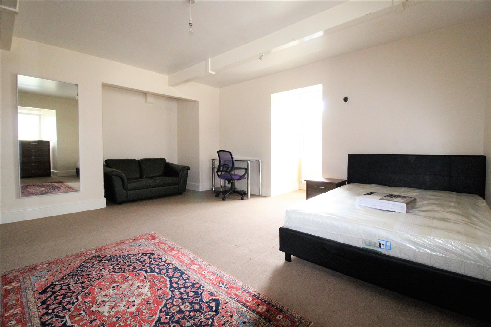 Flat Elm Grove in Portsmouth