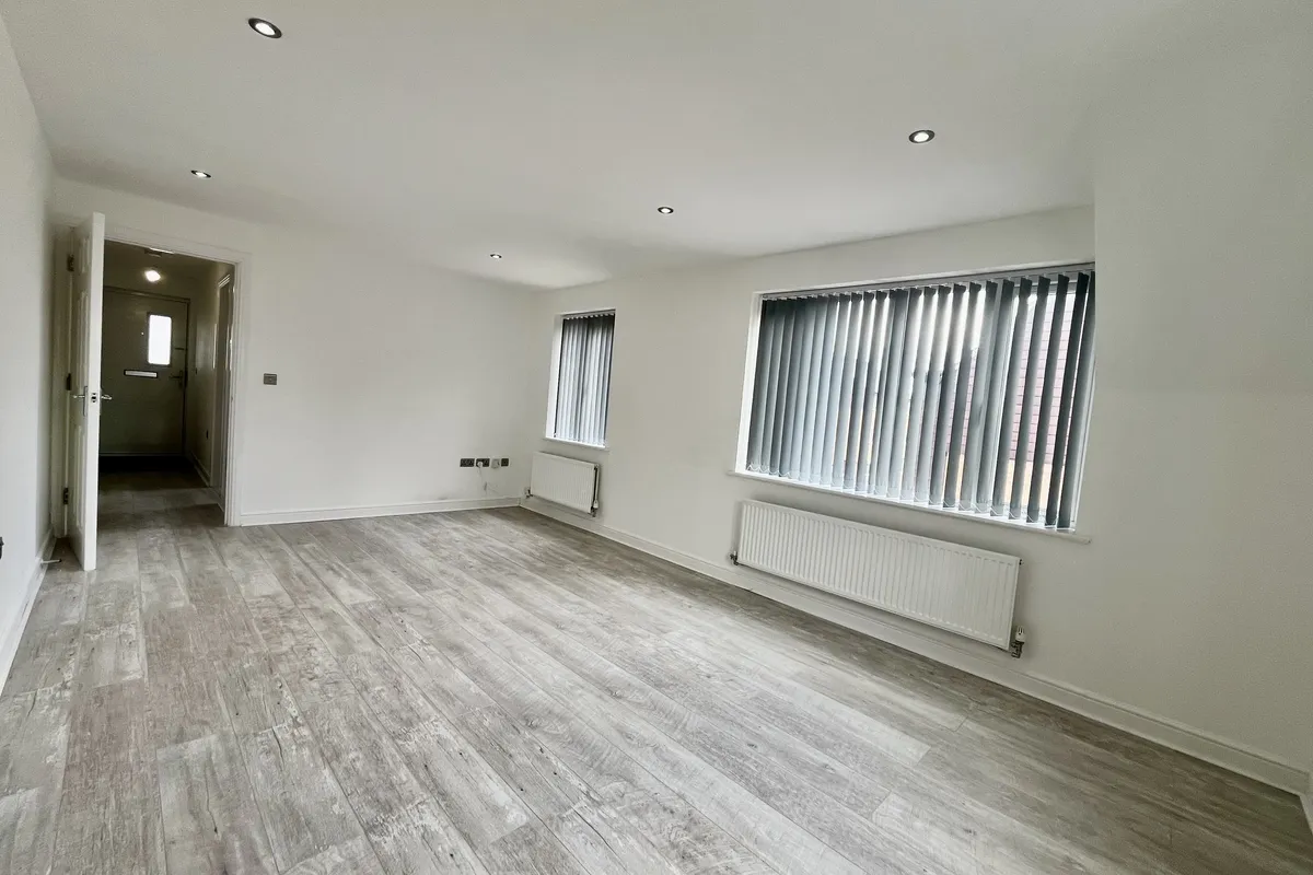 Flat Oaklands Place in Leeds