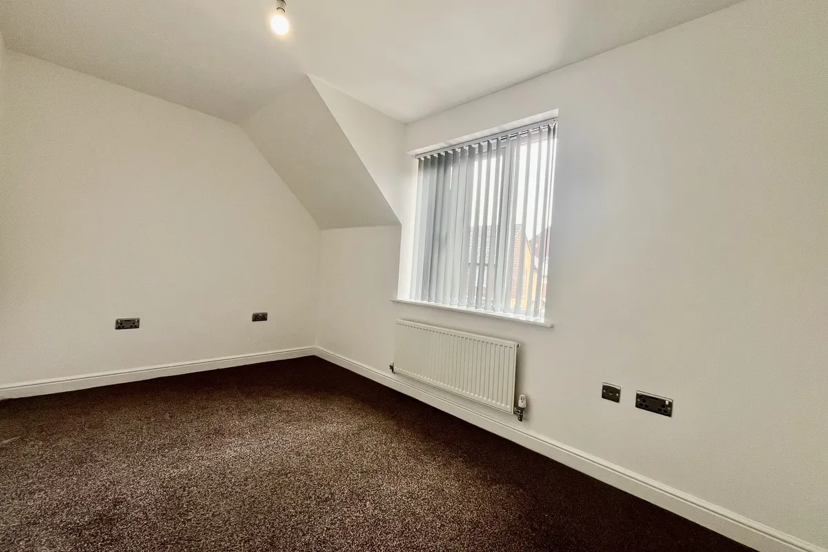Flat Oaklands Place in Leeds