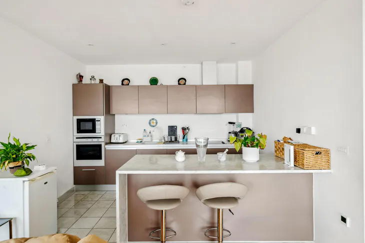 Flat Melliss Avenue in Greater London