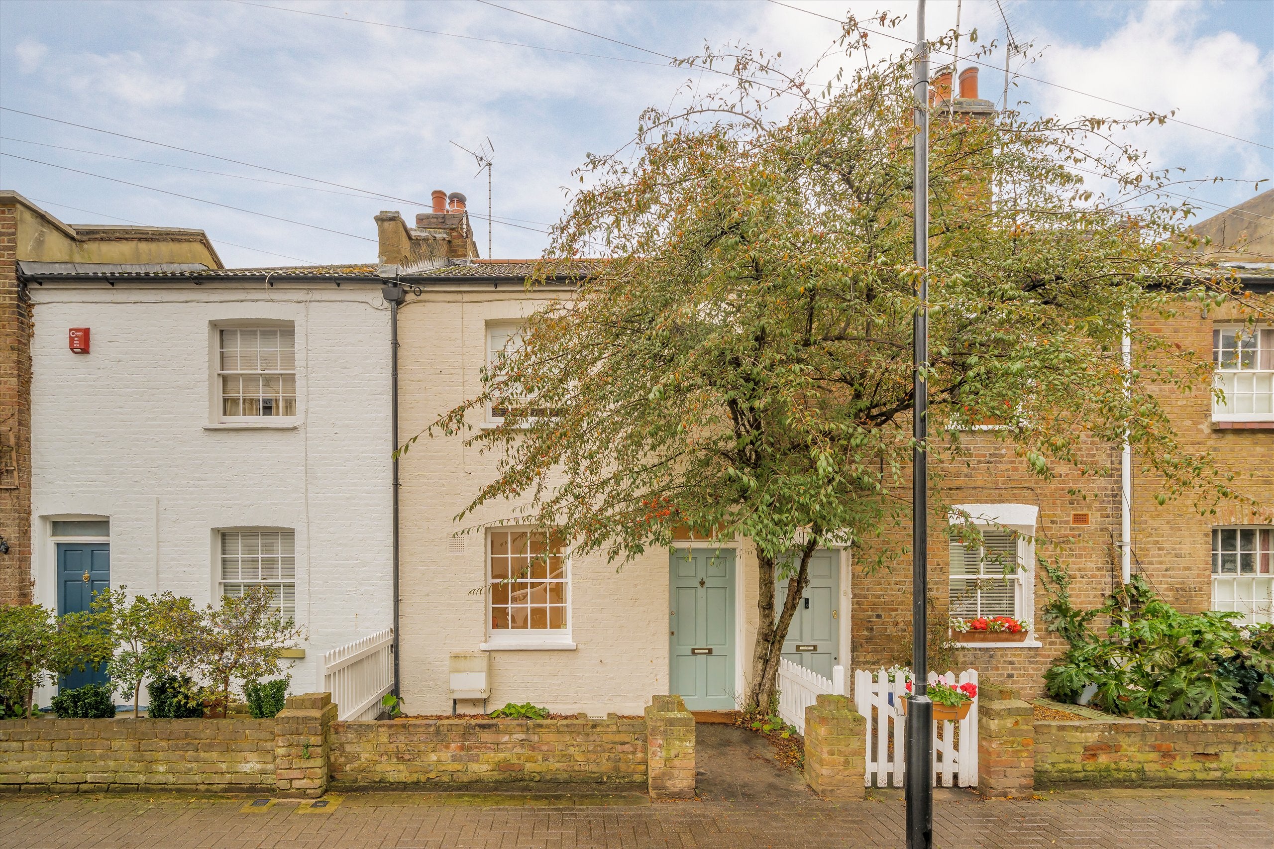 House Cardross Street in Greater London