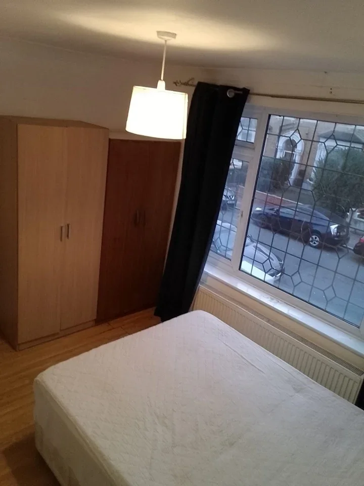 Room Atherton Road in Greater London