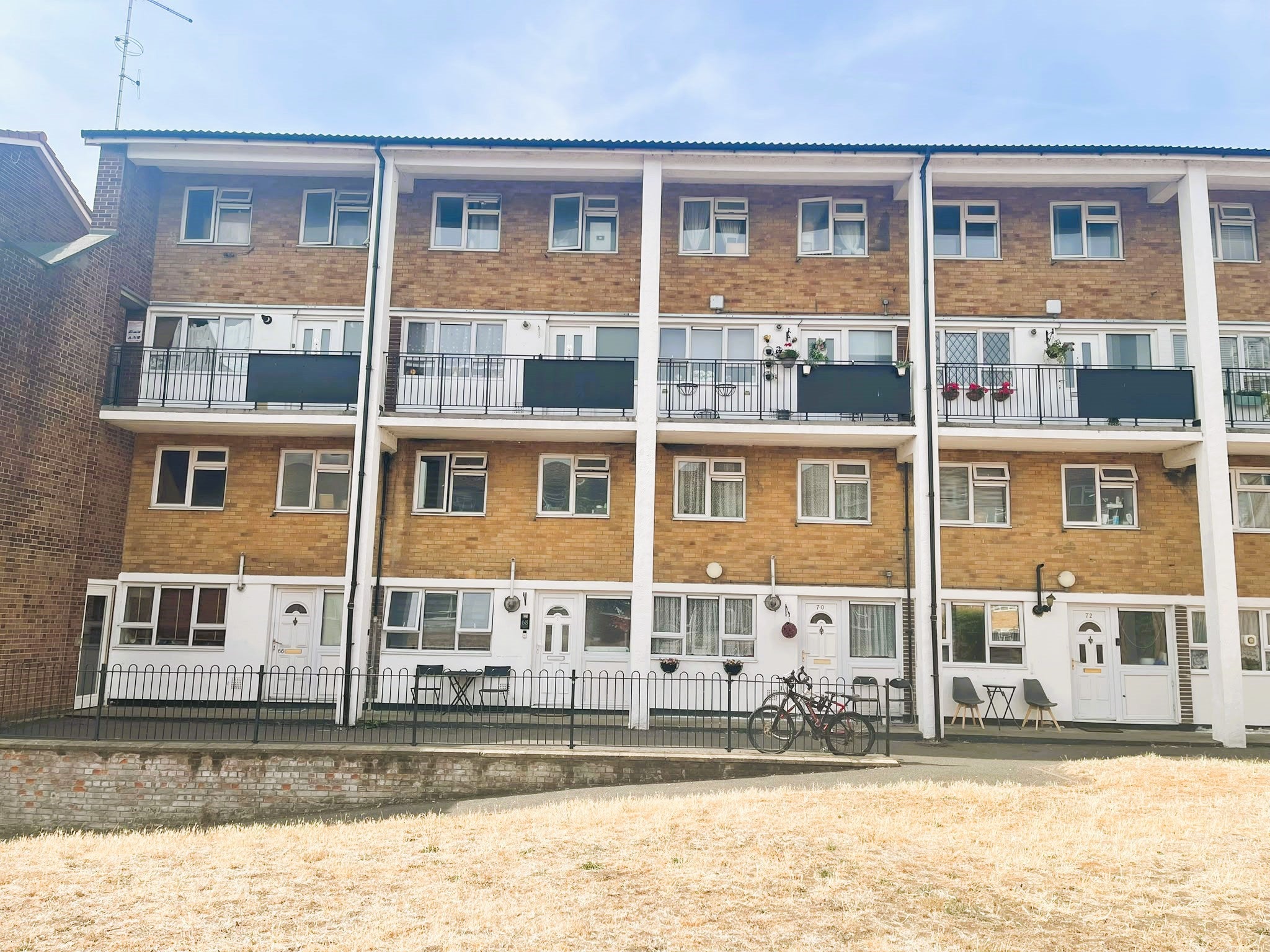 Flat Rutland Gate in Greater London