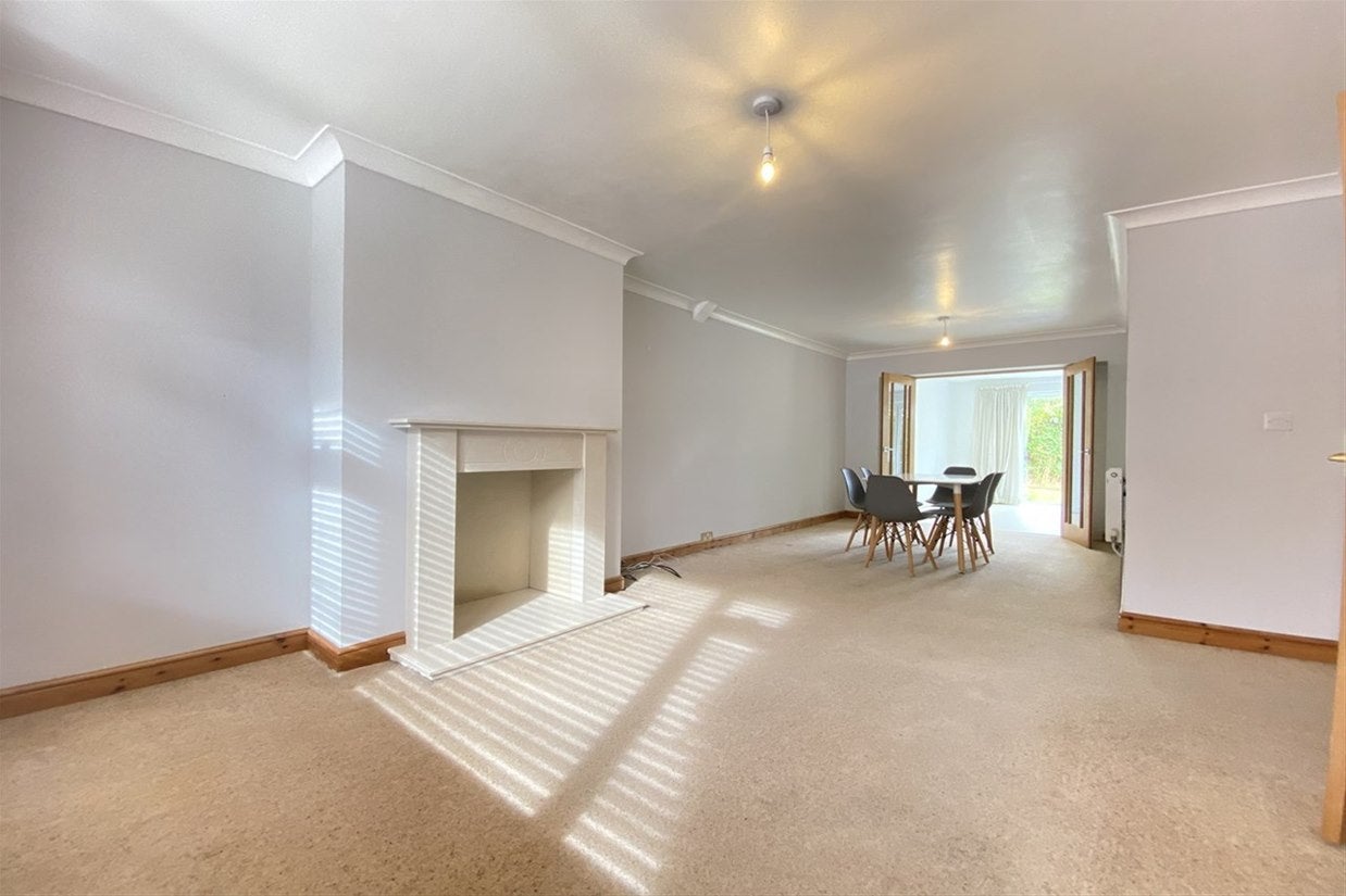House Hawthorn Way in Basingstoke and Deane