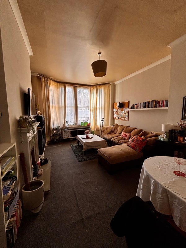 Room Canadian Avenue in Greater London