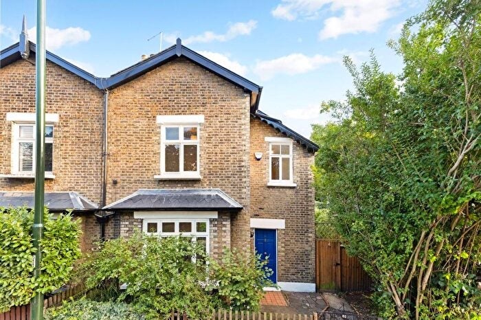 Flat Lower Richmond Road in Greater London