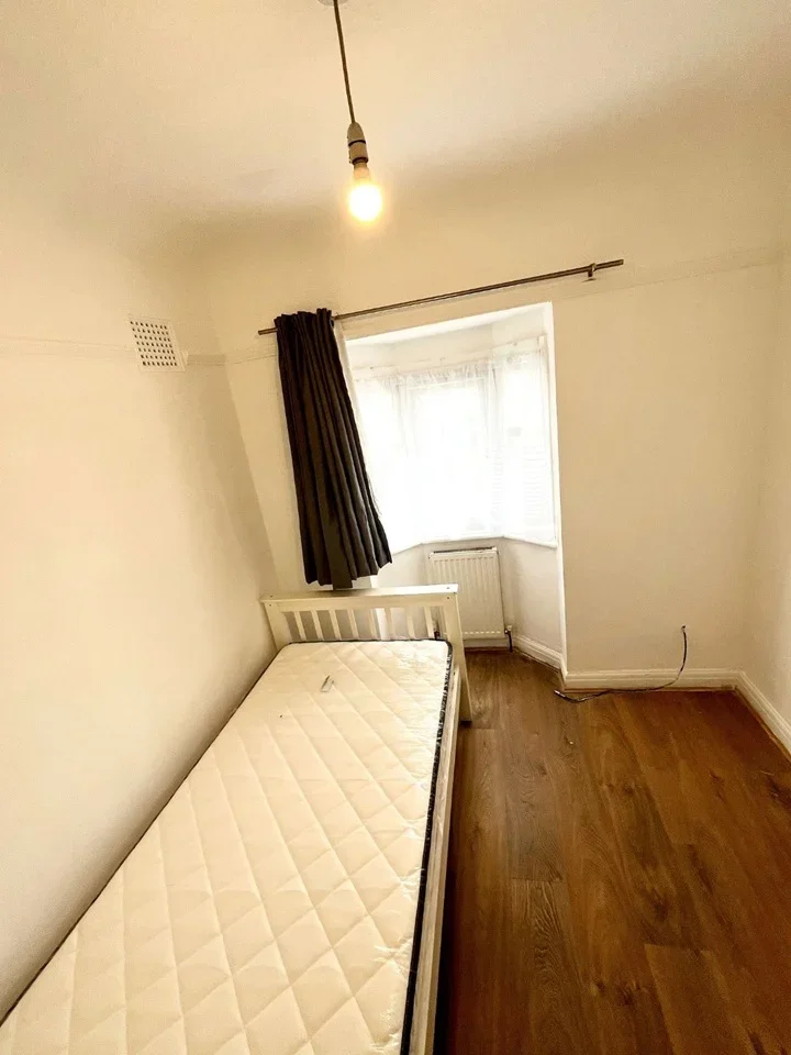 Room Radcliffe Road in Greater London