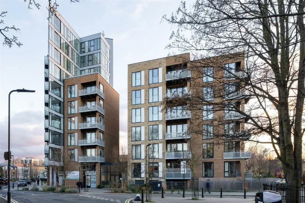Flat Haggerston Road in Greater London
