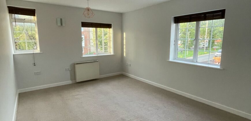 Flat Kingsholm Road in Gloucester