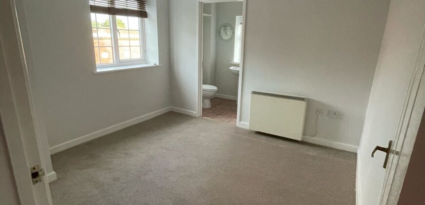 Flat Kingsholm Road in Gloucester