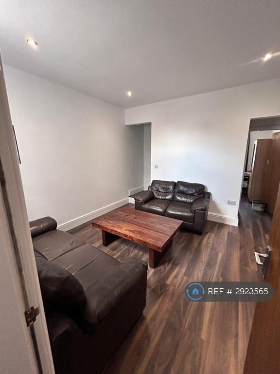 Room High Street in Newcastle-under-Lyme