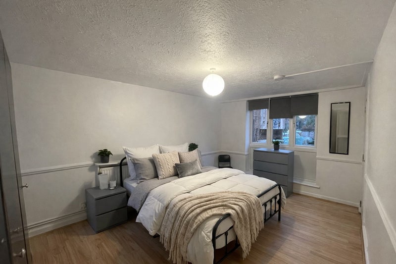 Room Grayling Square in Greater London