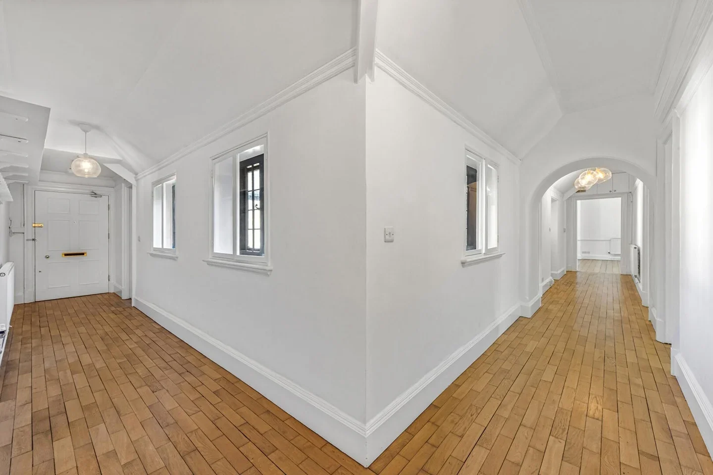 Flat Hornton Street in Greater London