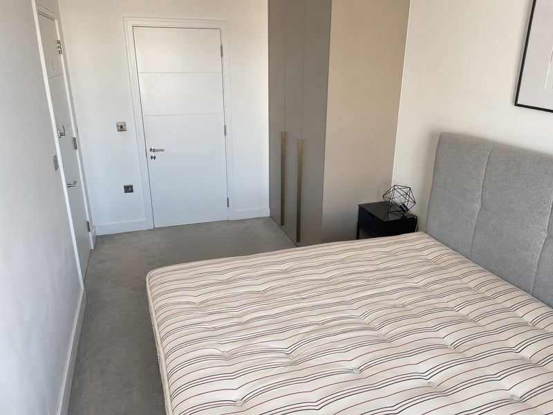 Room Whiston Road in Greater London