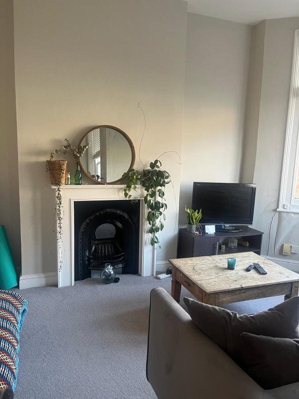 Room Monnery Road in Greater London