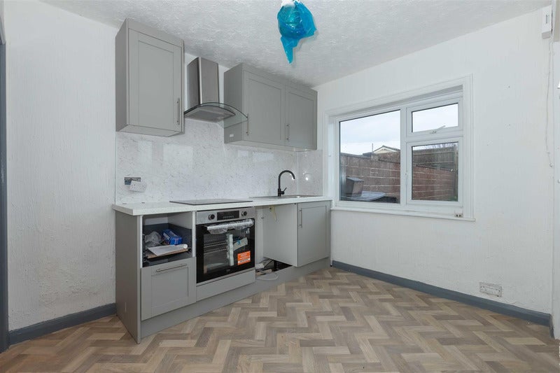 Flat Seaview Avenue in Peacehaven