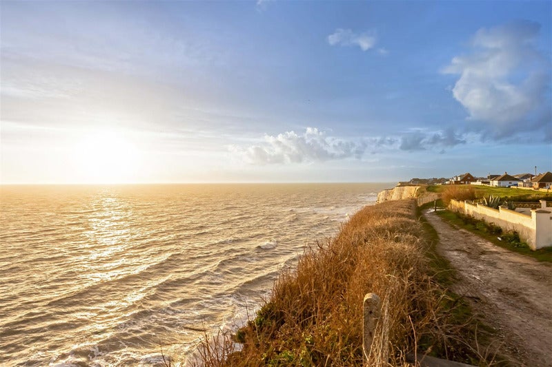 Flat Seaview Avenue in Peacehaven