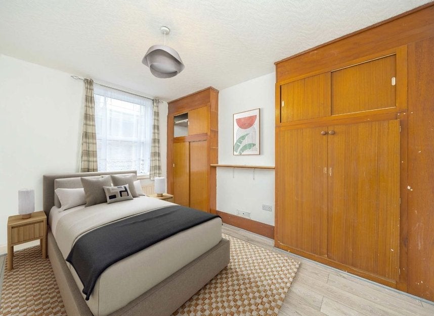 Flat Lower Mortlake Road in Greater London