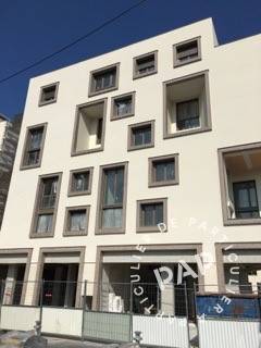 Flat Place de France in Massy