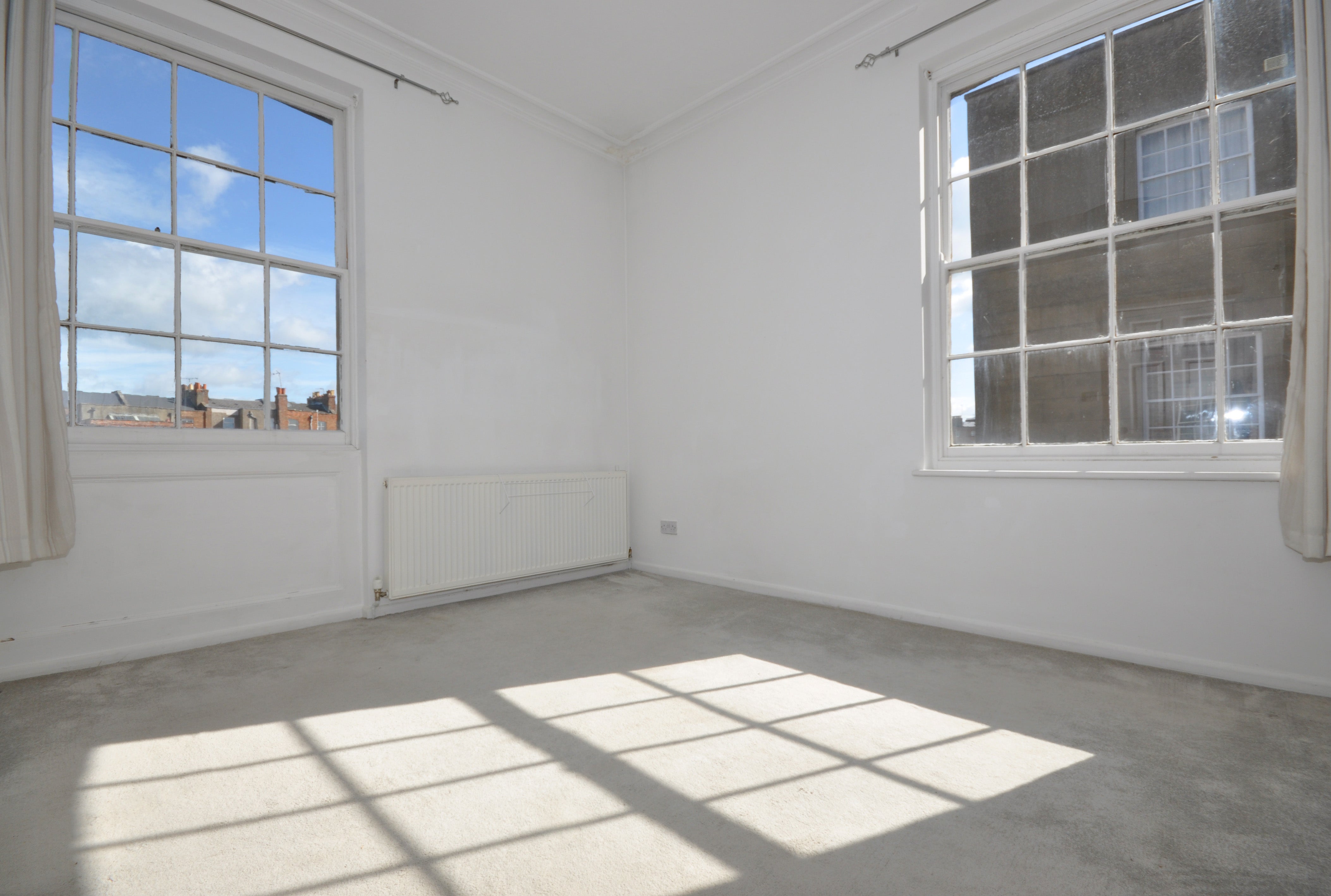 Flat Lansdown Place in Cheltenham