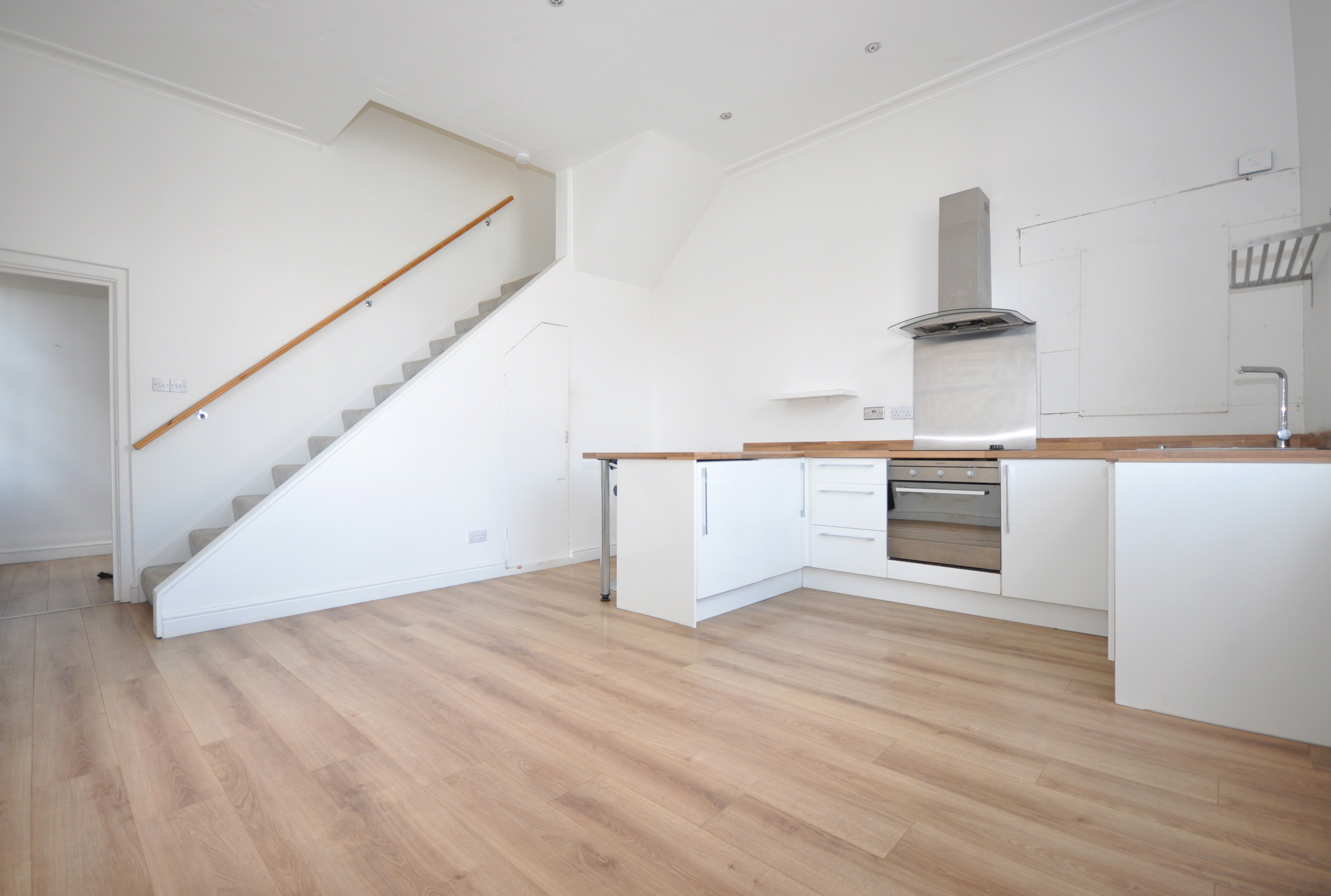 Flat Lansdown Place in Cheltenham