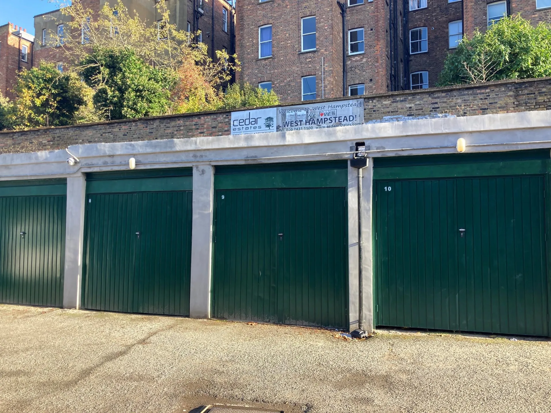 Flat Canfield Gardens in Greater London