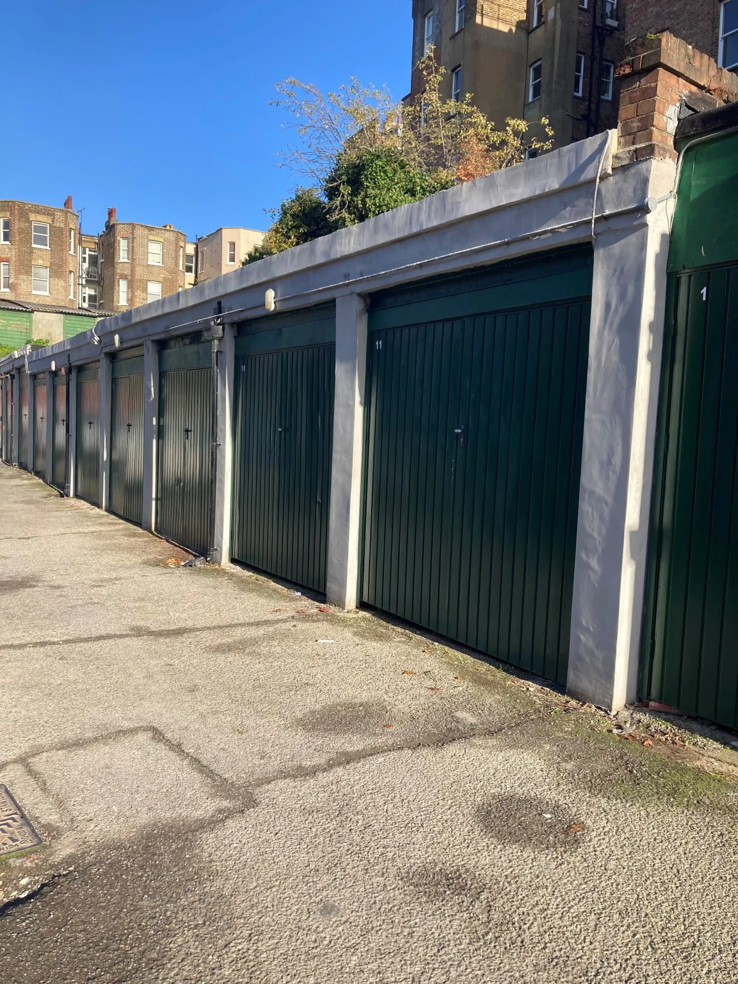 Flat Canfield Gardens in Greater London
