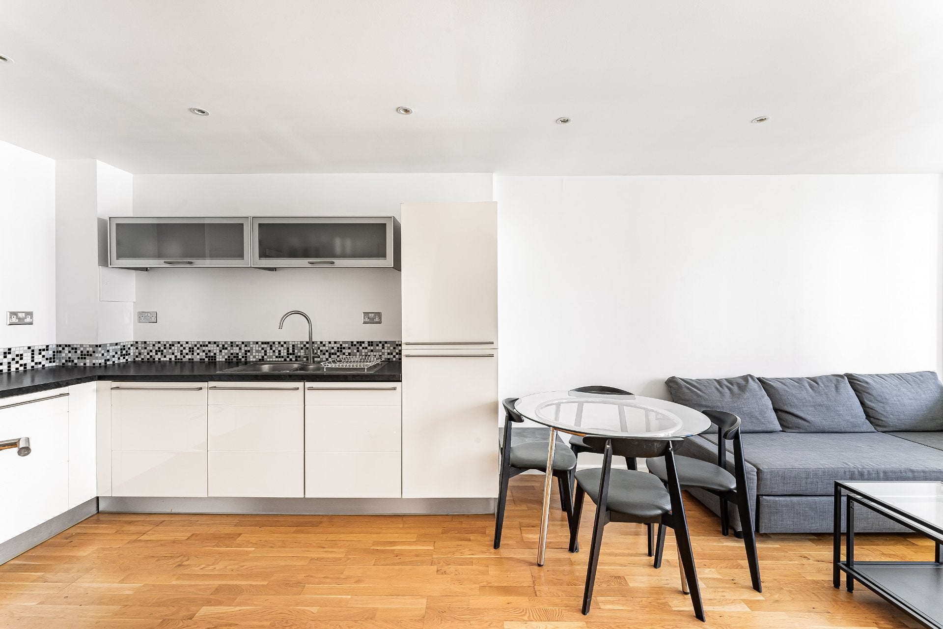 Flat Millharbour in Greater London