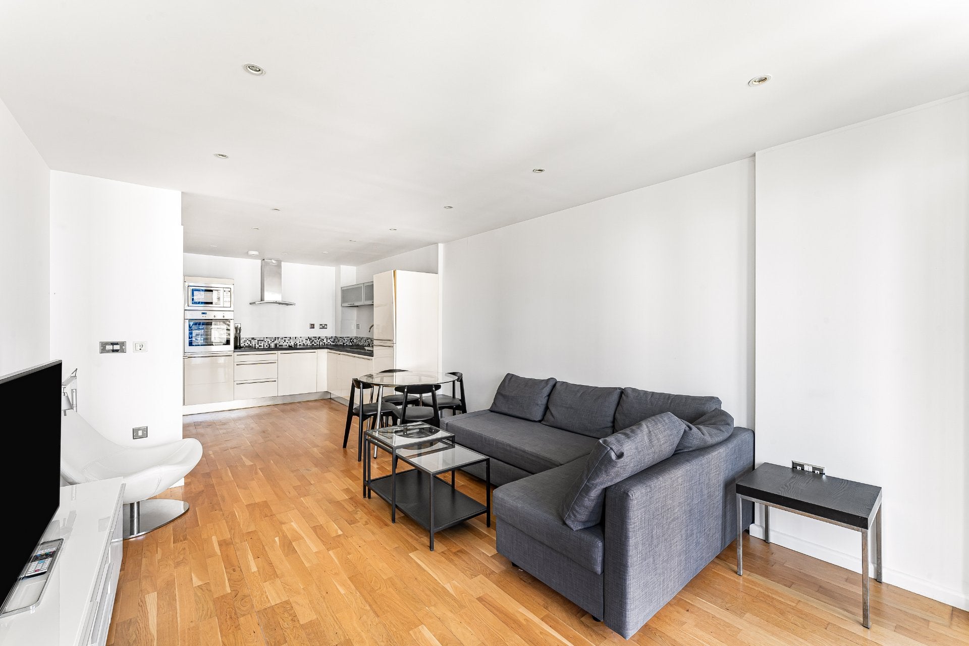 Flat Millharbour in Greater London