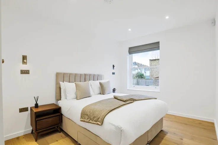 Flat Abingdon Road in Greater London