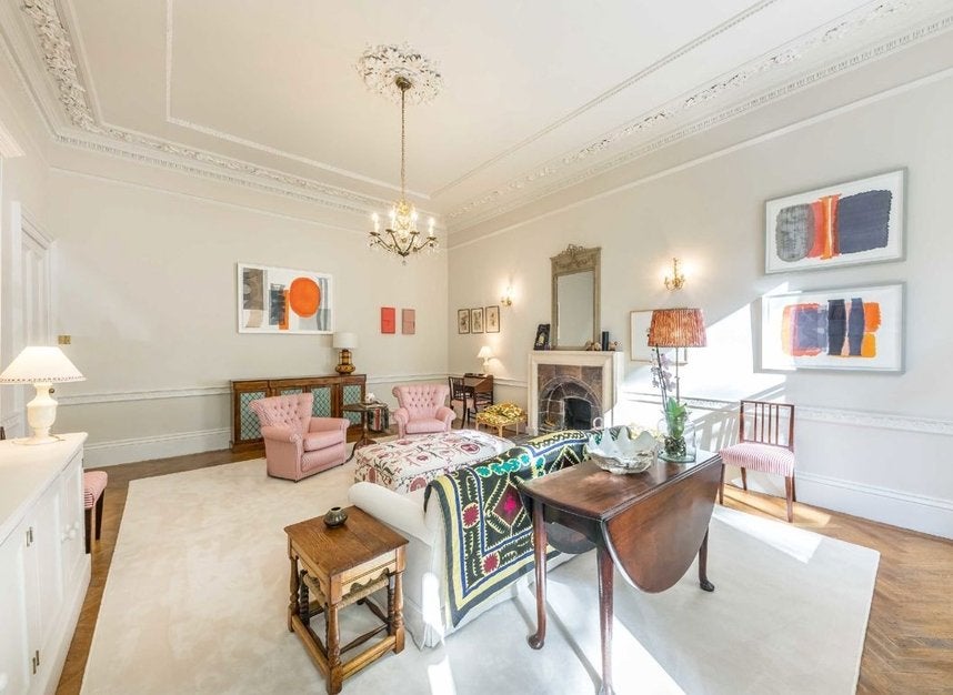 Flat Warwick Square Mews in City of Westminster
