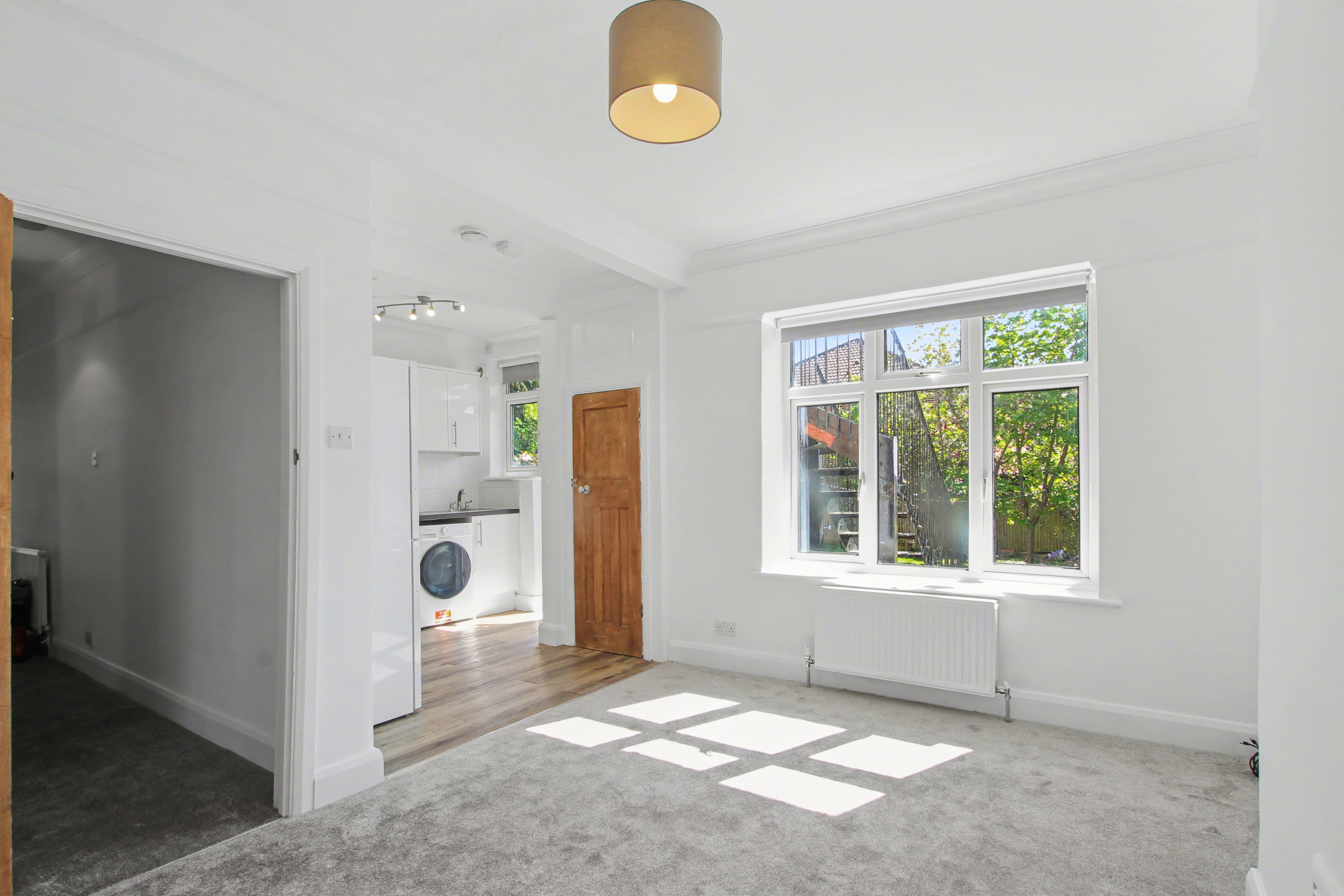 Flat Southcroft Road in Greater London