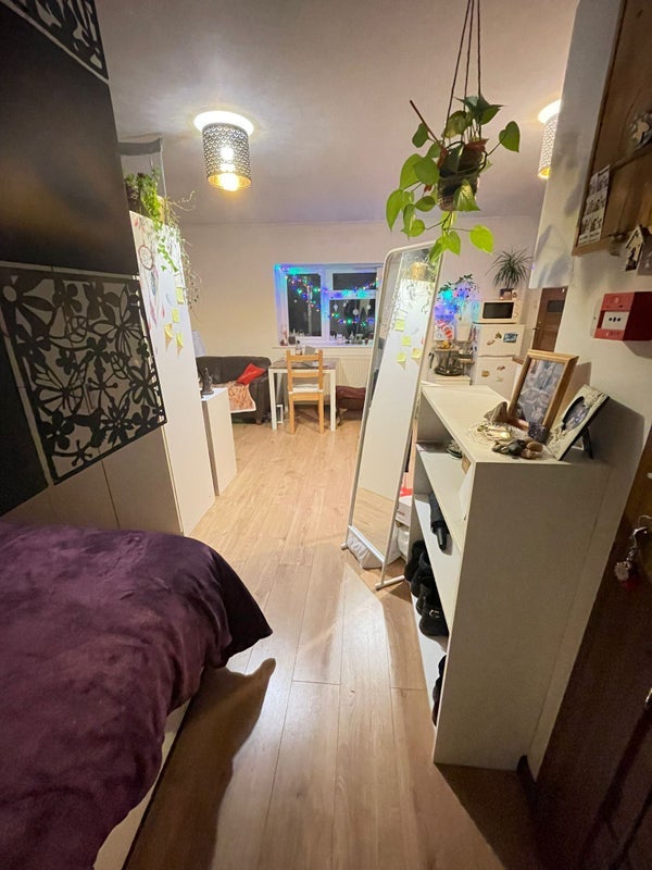 Flat Wootton Way in Maidenhead
