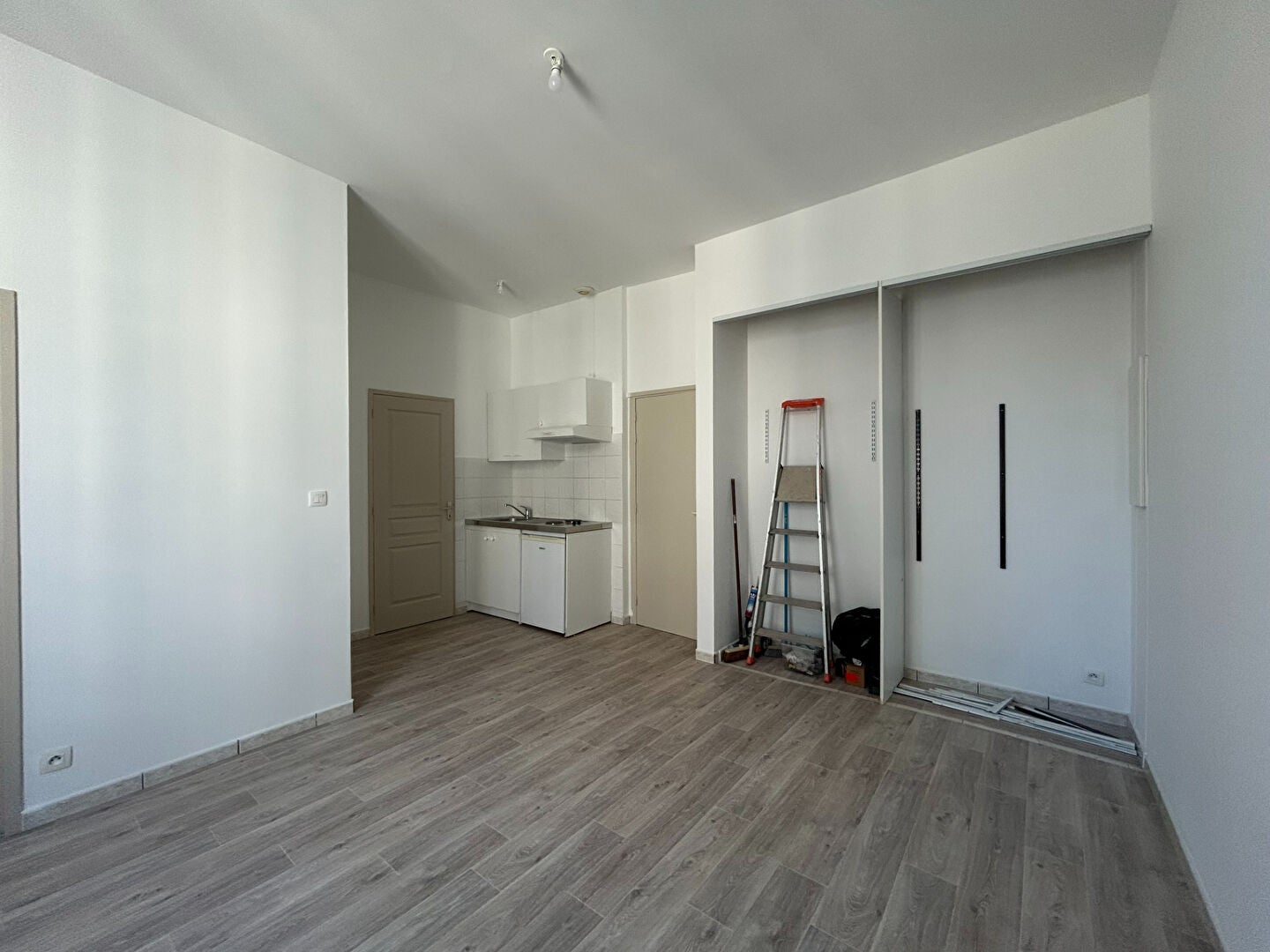 Flat Route de Saint-Germier in Lusignan