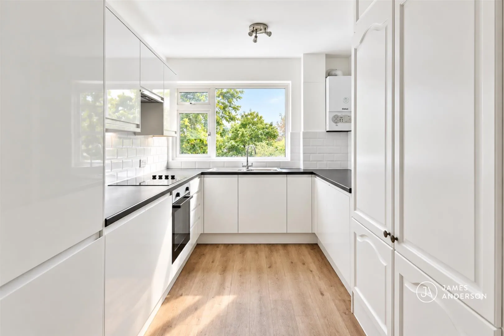 Flat Queensgate Gardens in Greater London