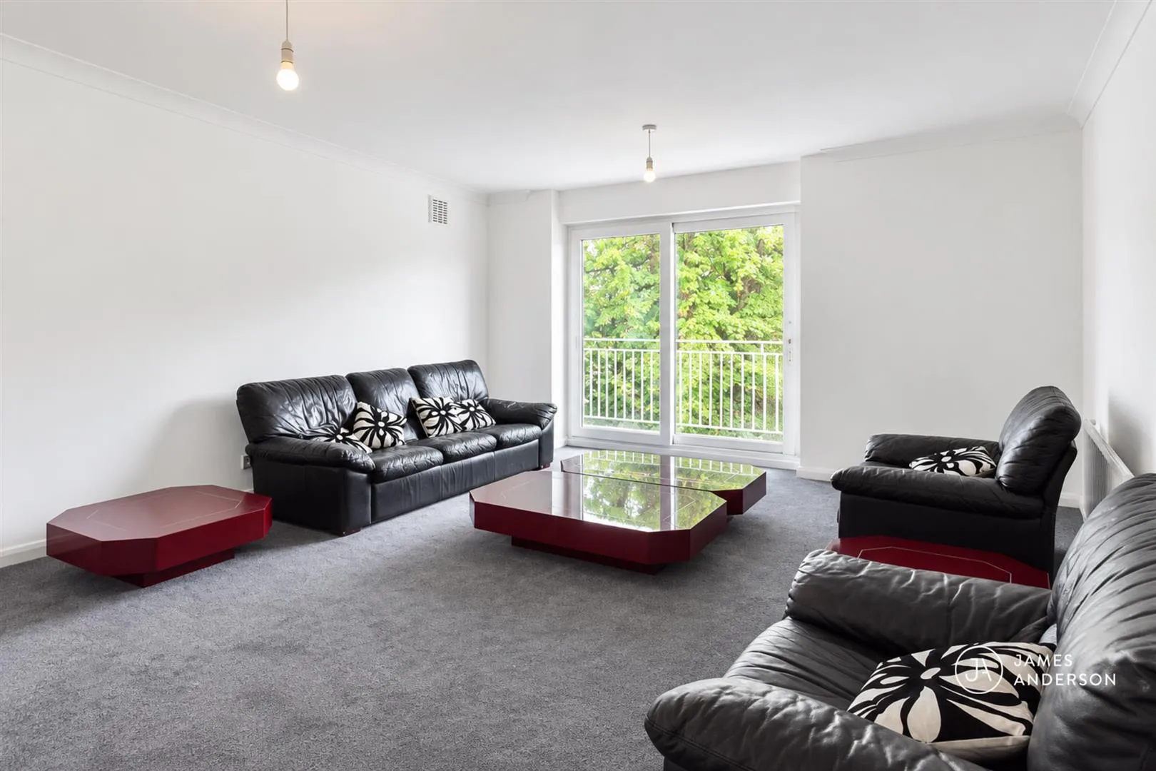 Flat Queensgate Gardens in Greater London