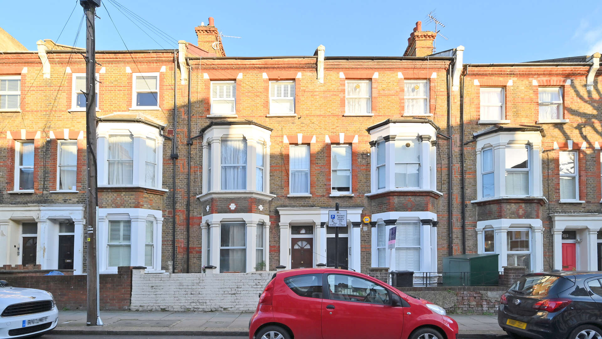 Flat Hollywood Road in Greater London