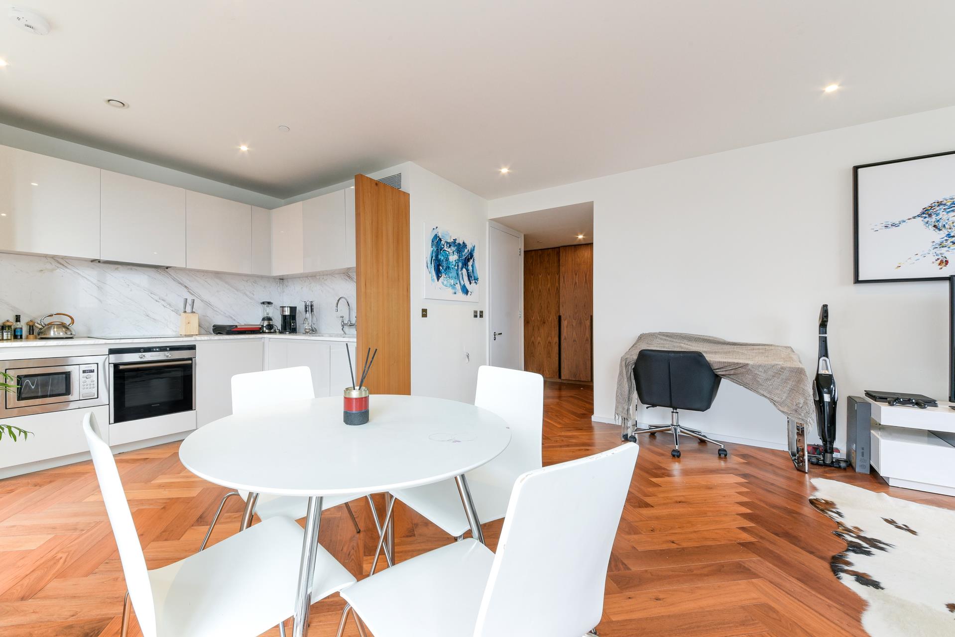 Flat New Mill Road in Greater London