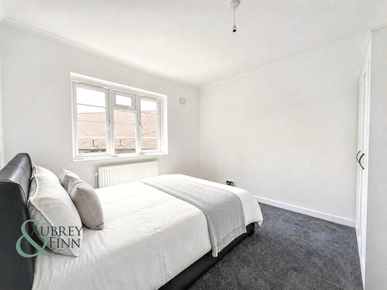 Flat Gloucester Drive in Greater London