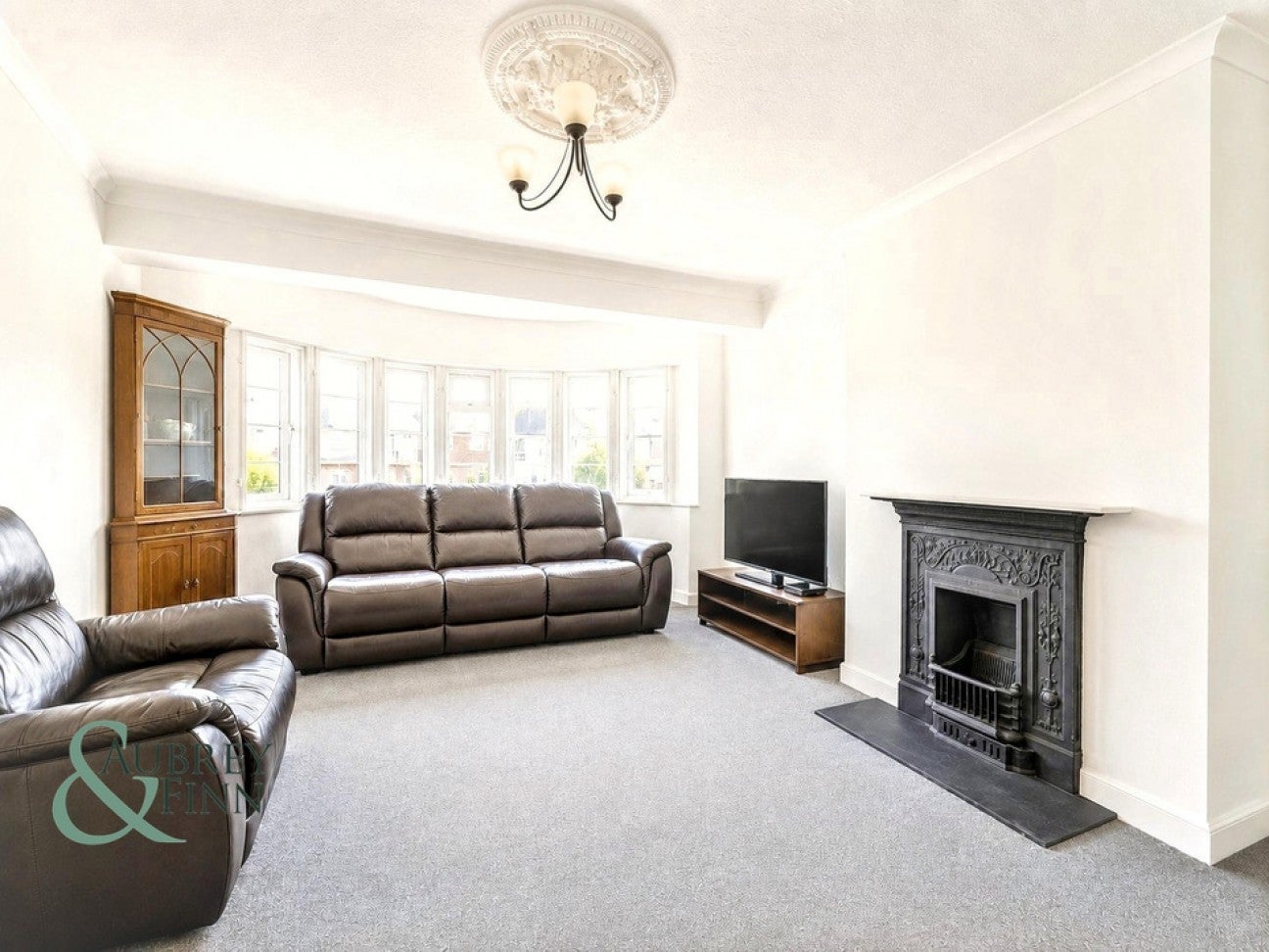 Flat Gloucester Drive in Greater London